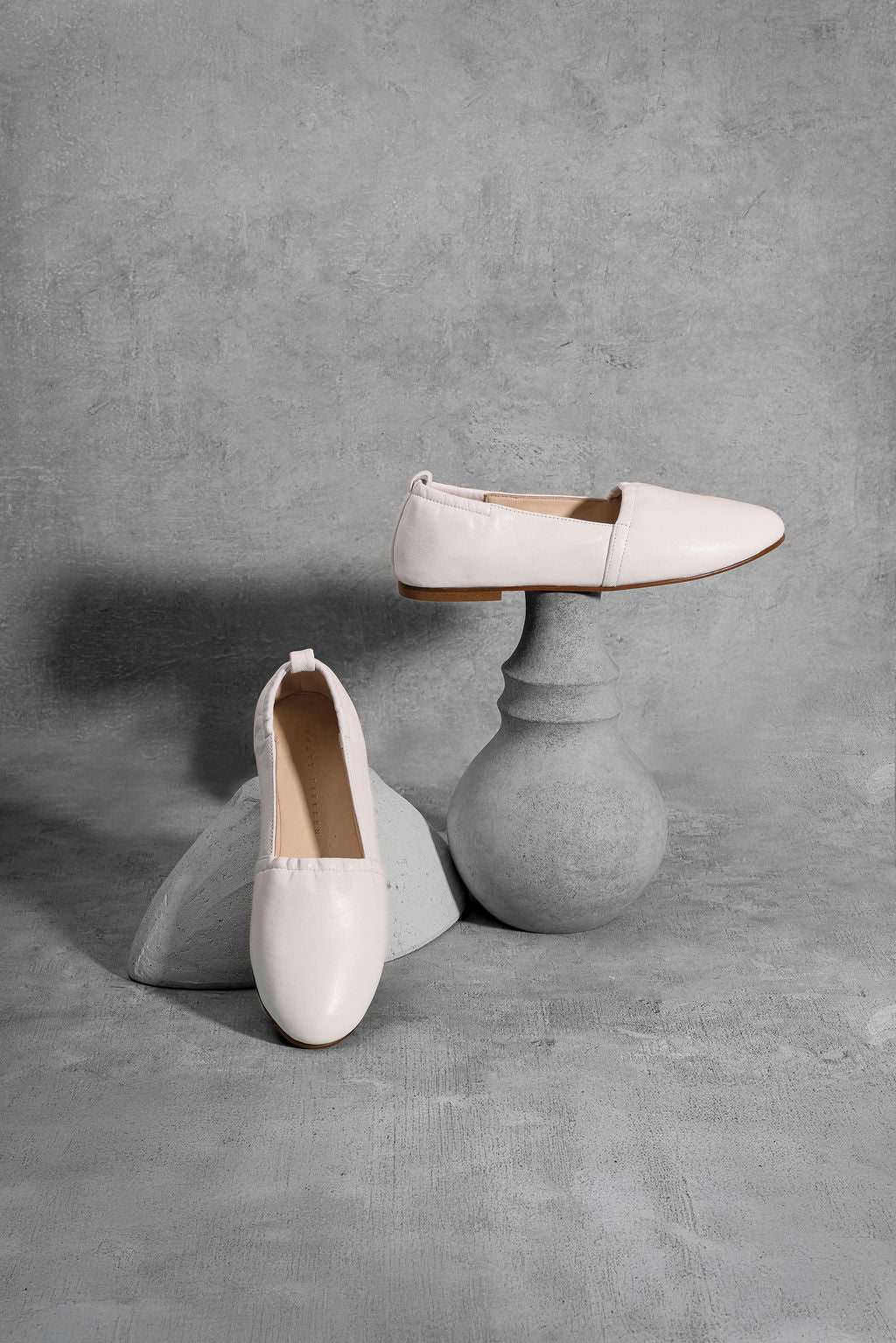 The Minimal Flat